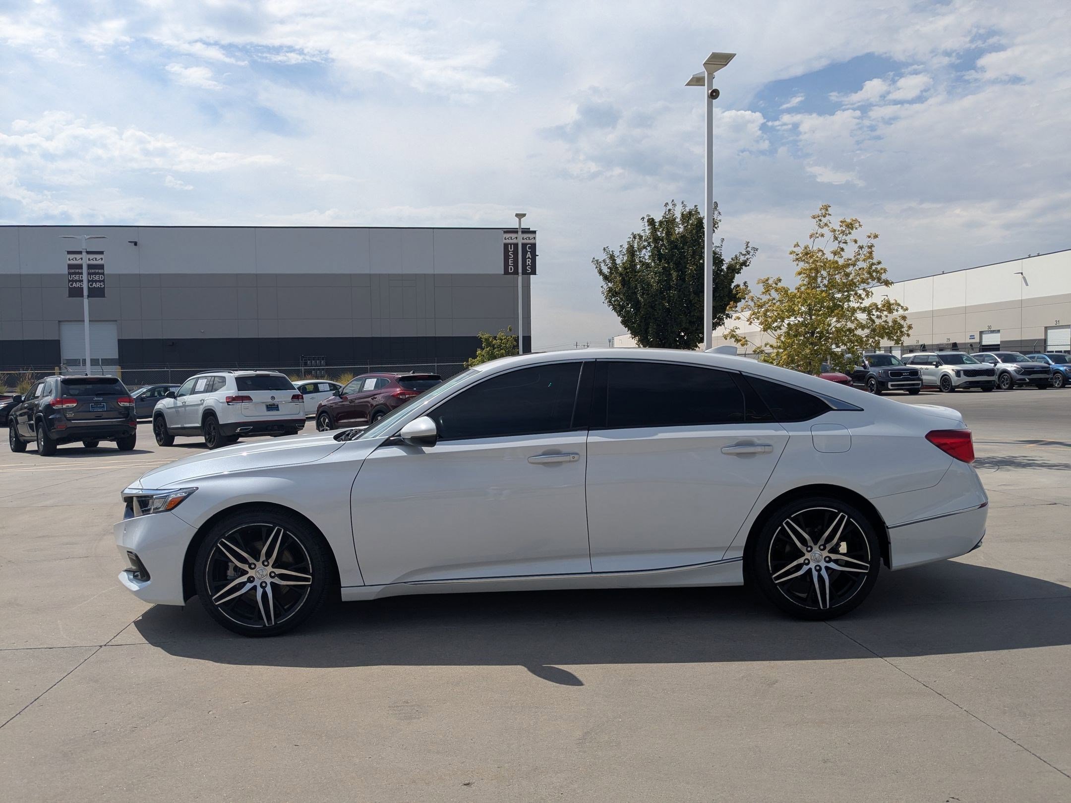2021 Honda Accord Hybrid Touring photo 2