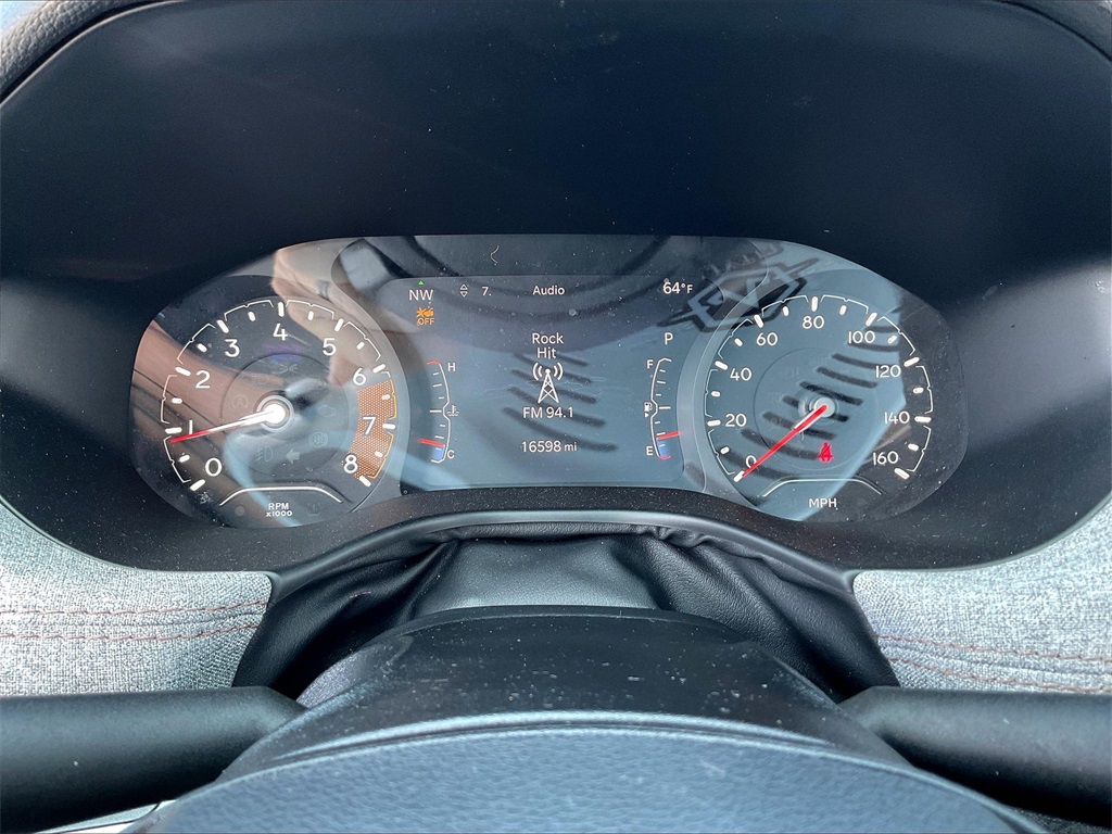 2022 Jeep Compass Latitude Lux photo 24