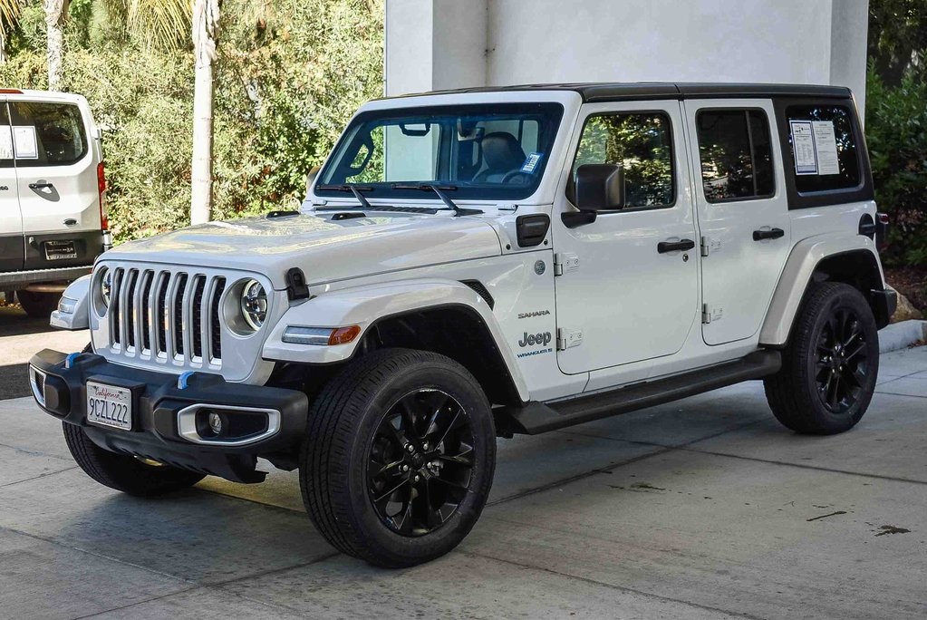2023 Jeep Wrangler Sahara 4xe photo 3