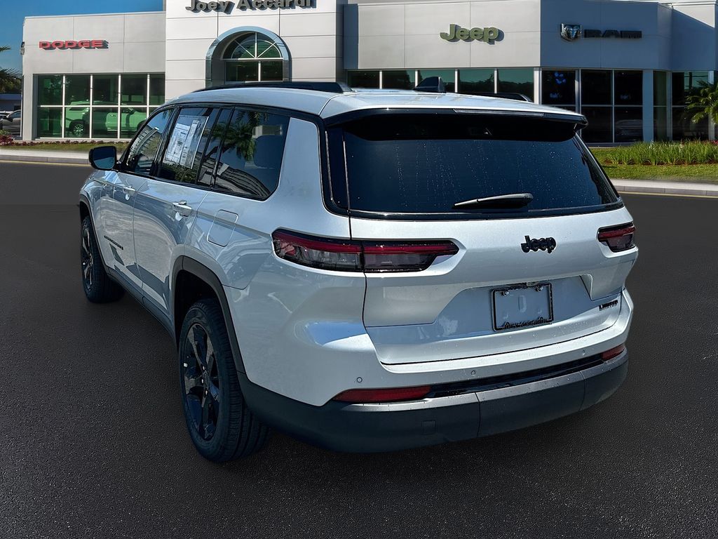 2025 Jeep Grand Cherokee Limited photo 2