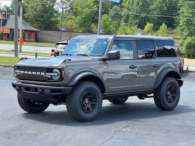 2025 Ford Bronco Badlands photo 8