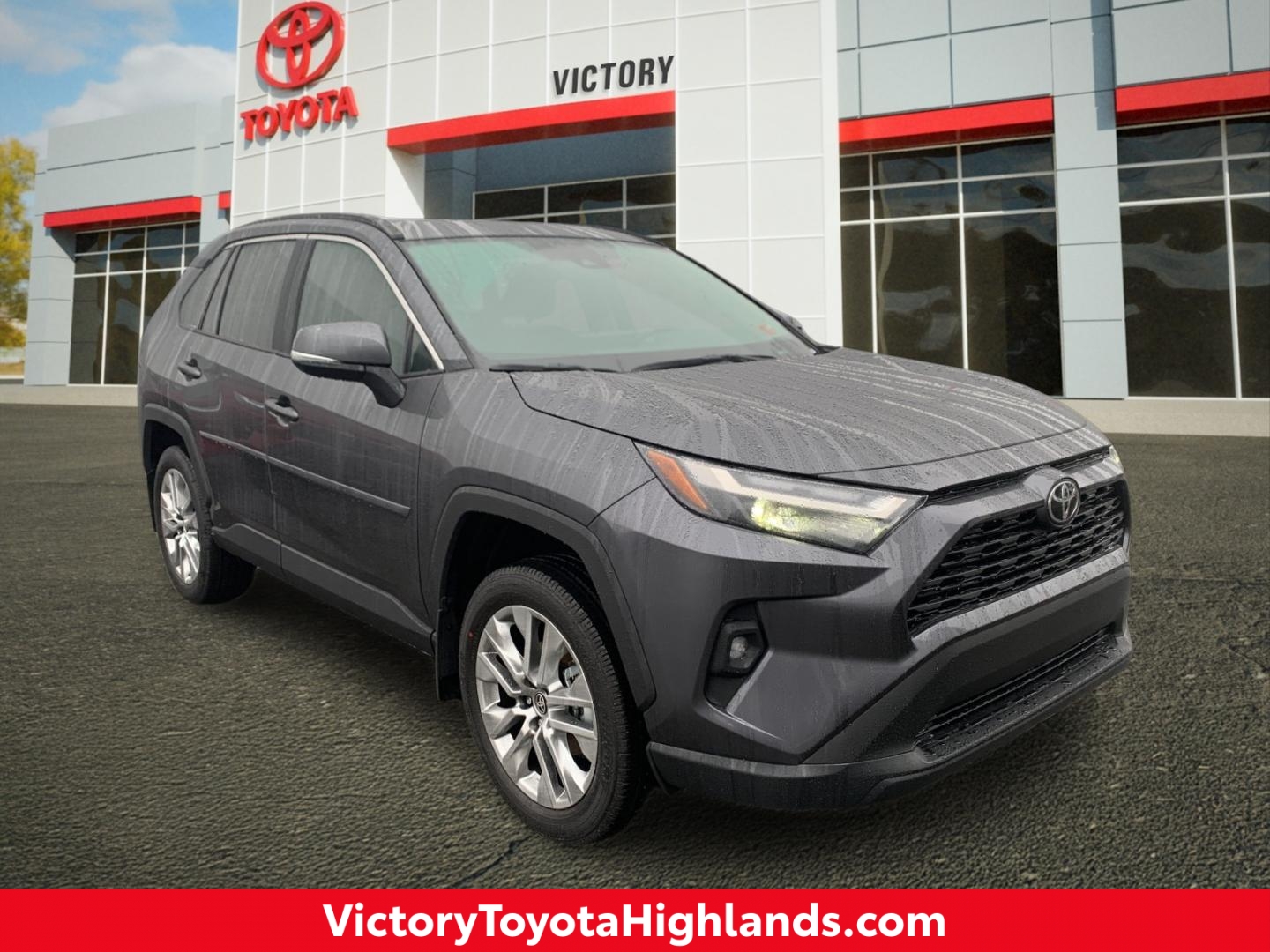 2025 Toyota RAV4 XLE Premium's photo