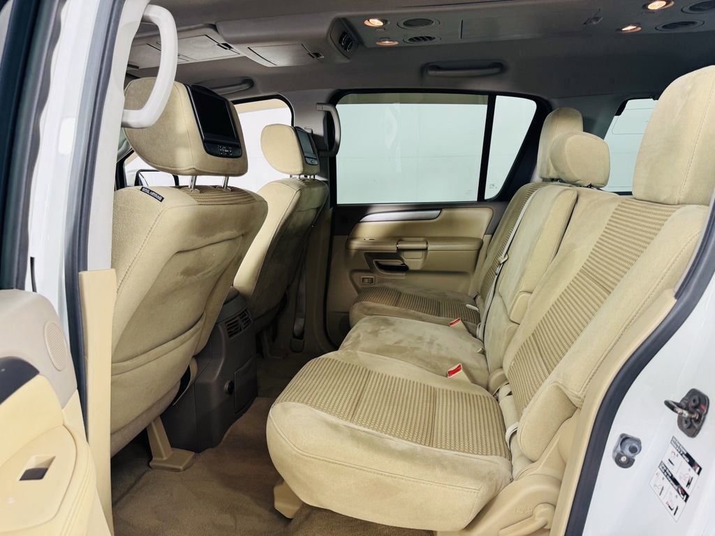 Used 2014 White Nissan SV image 19