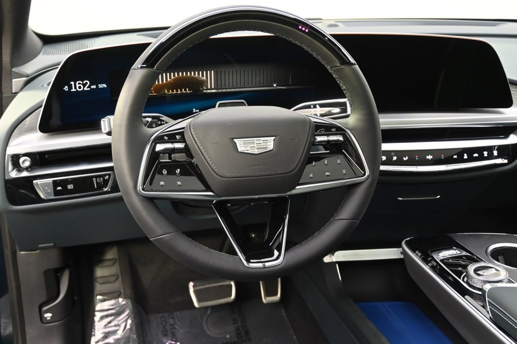 2025 Cadillac Lyriq Luxury photo 12