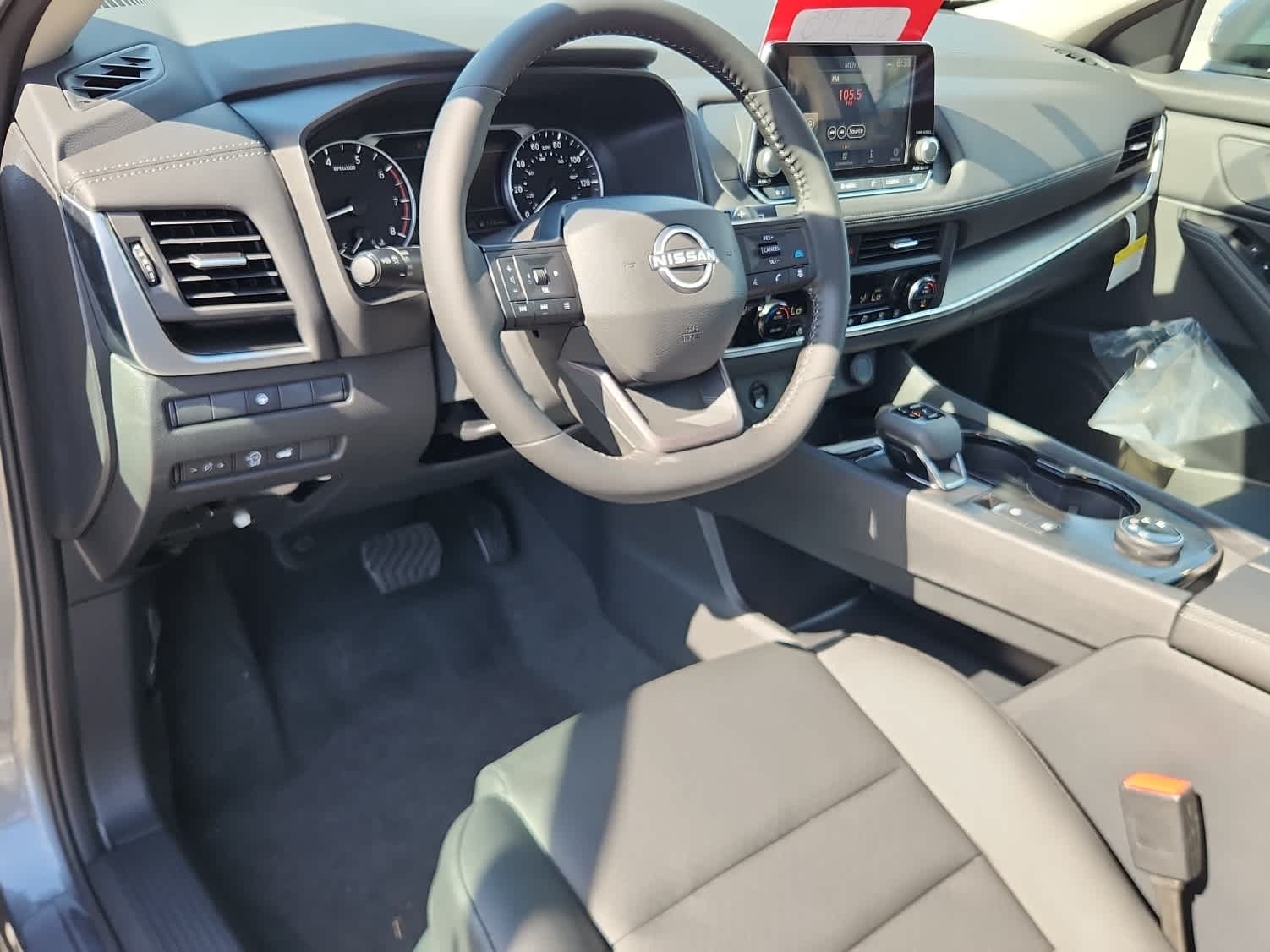 2026 Nissan Rogue SV photo 10