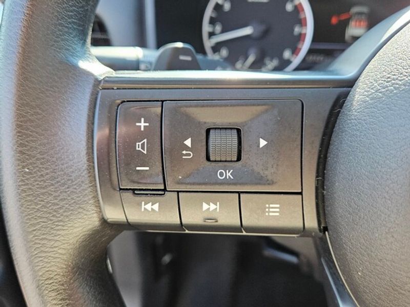 2023 Nissan Rogue S photo 22
