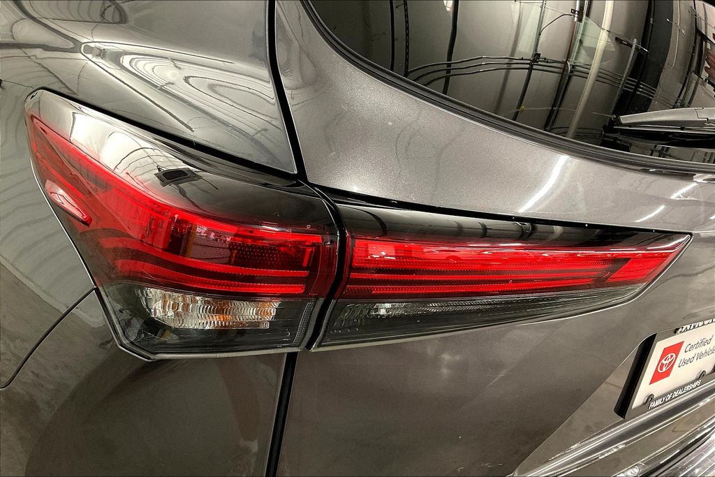 2021 Toyota Highlander Hybrid XLE photo 30