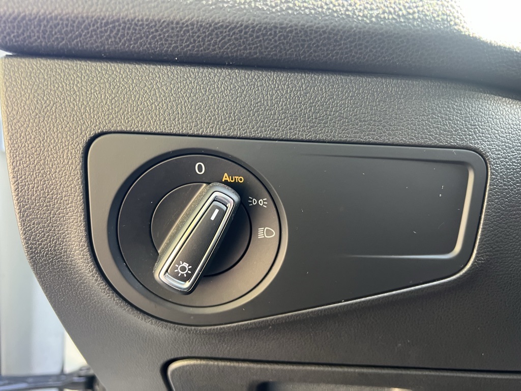 2022 Volkswagen Tiguan SE photo 10
