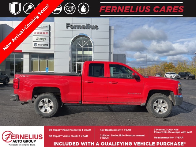 2018 Chevrolet Silverado 1500 LT photo 3