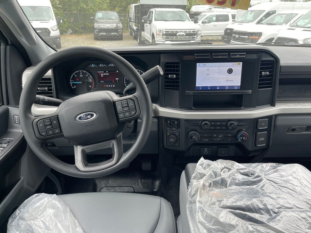 2024 Ford F-450 photo 11