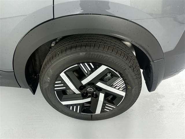 2026 Nissan Kicks SV photo 11
