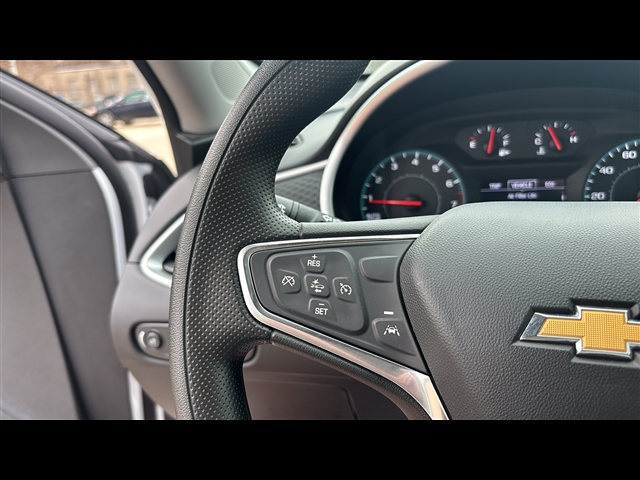 2025 Chevrolet Malibu 1LT photo 12