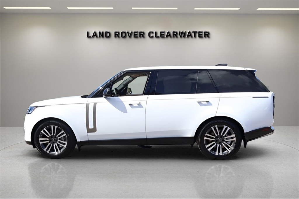 2025 Land Rover Range Rover SE photo 2