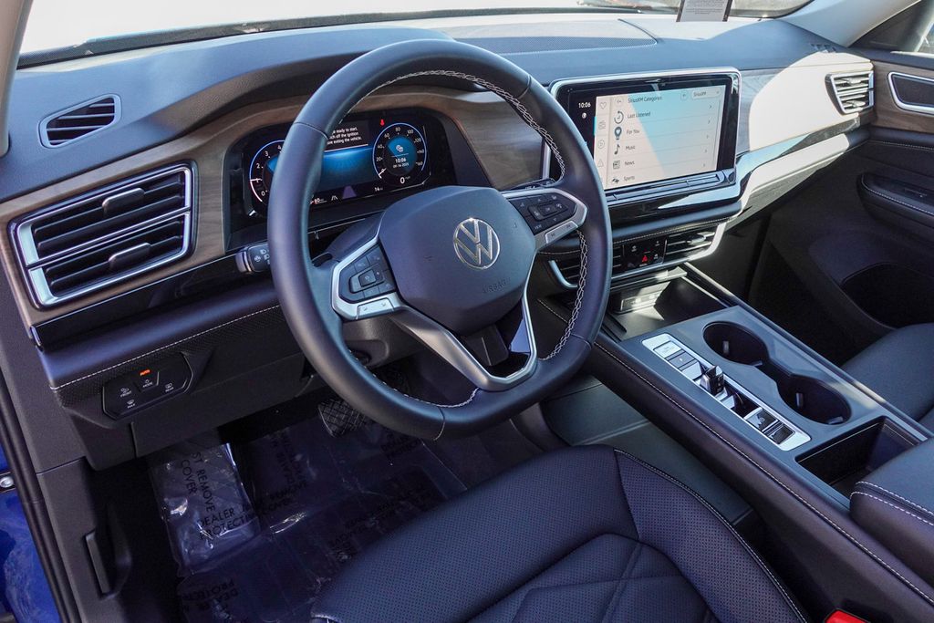 2025 Volkswagen Atlas SE photo 9