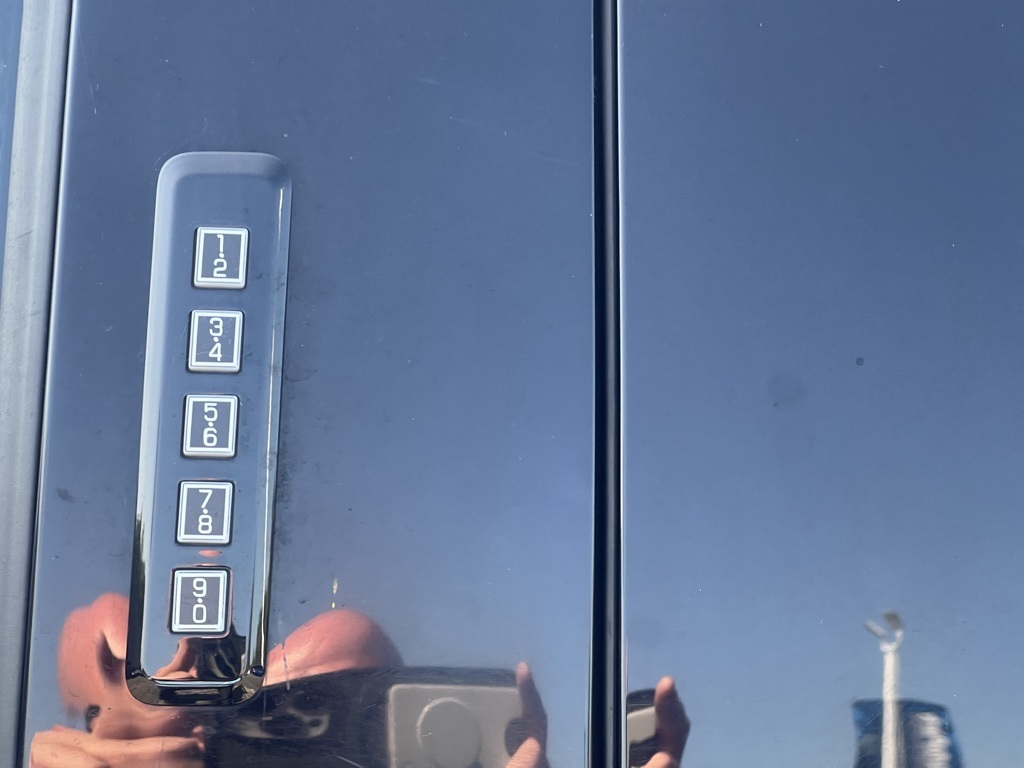 2018 Ford F-150 Lariat photo 15