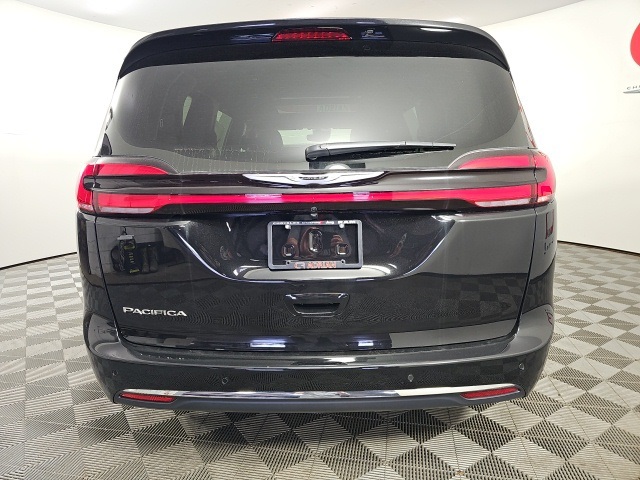 2026 Chrysler Pacifica photo 6