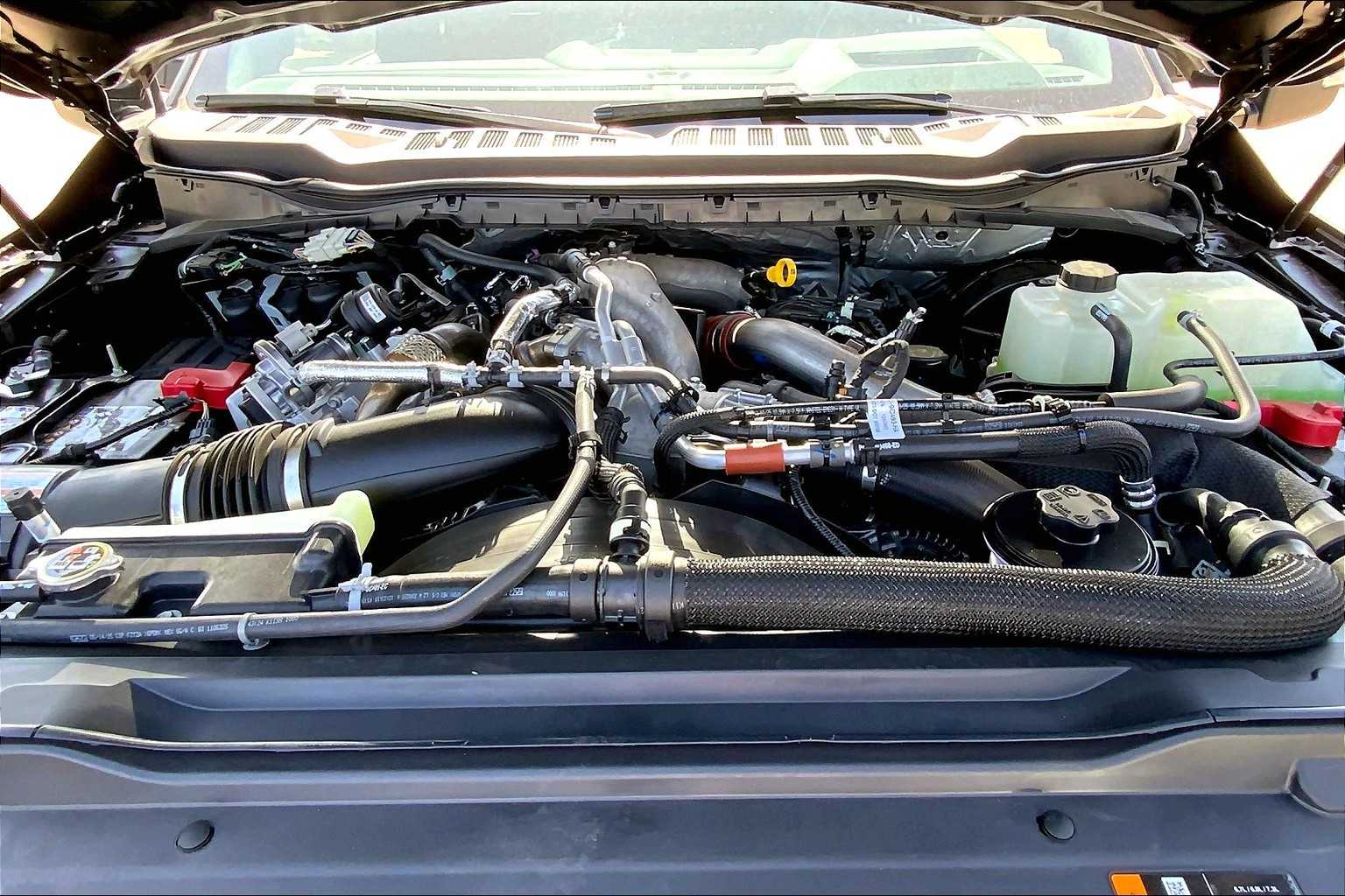 2025 Ford F-350 Platinum photo 14