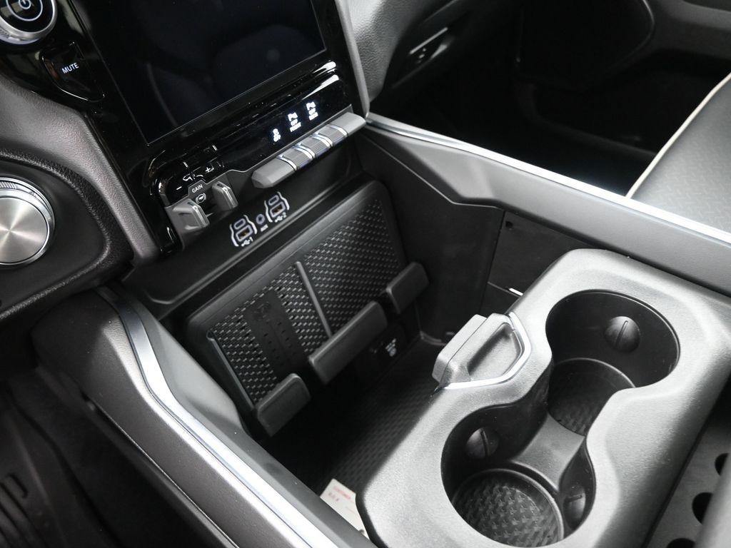 2026 Ram 1500 Laramie photo 4