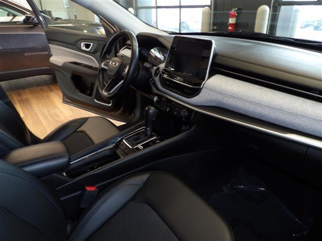 2022 Jeep Compass Latitude photo 12
