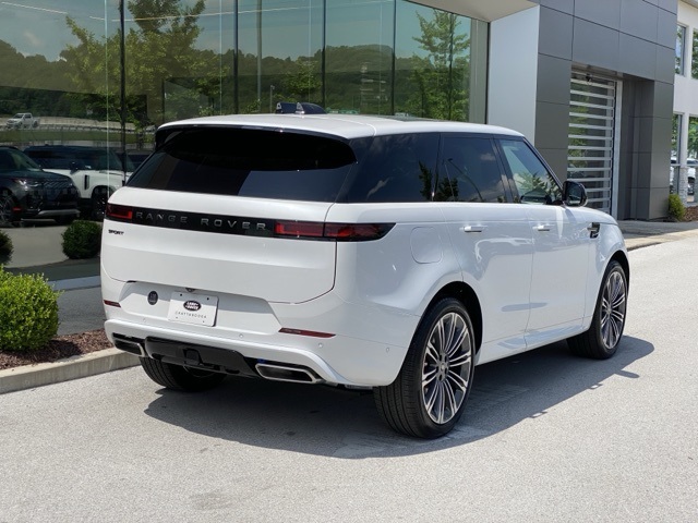 2025 Land Rover Range Rover Sport SE photo 6
