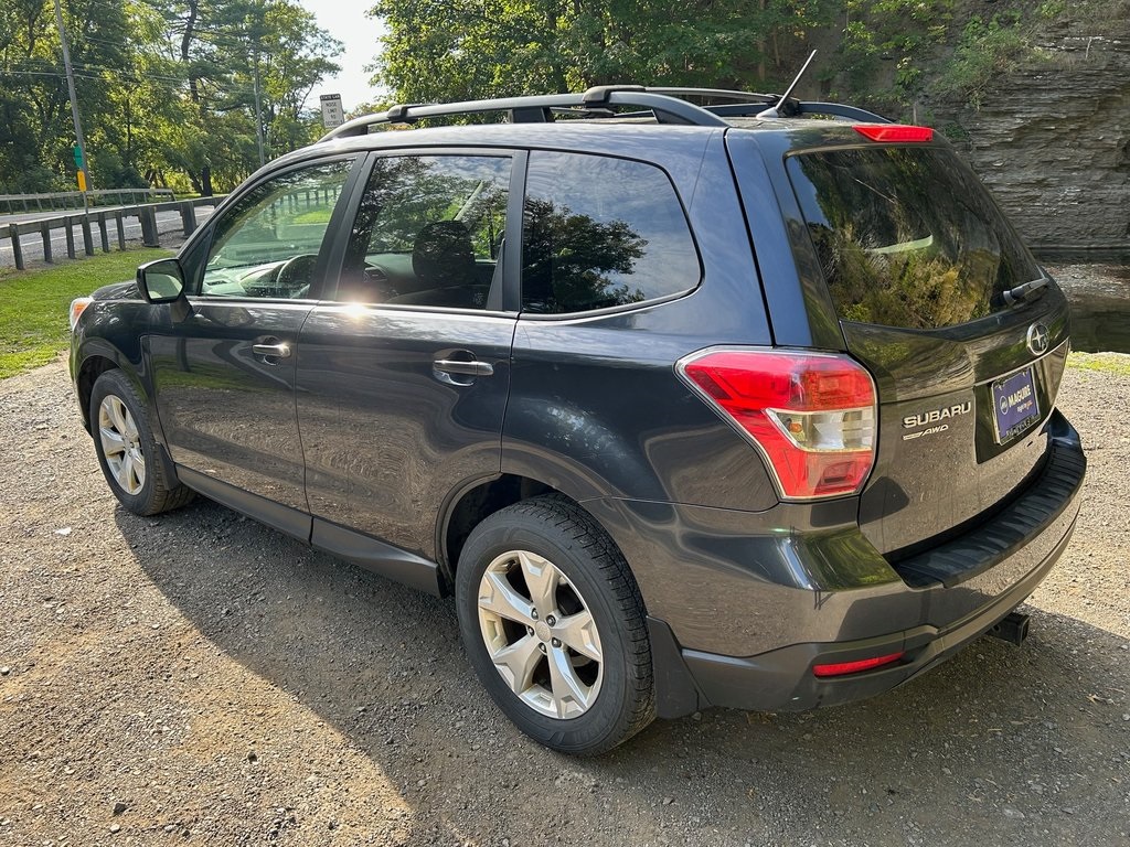 2015 Subaru Forester 2.5i Premium photo 3