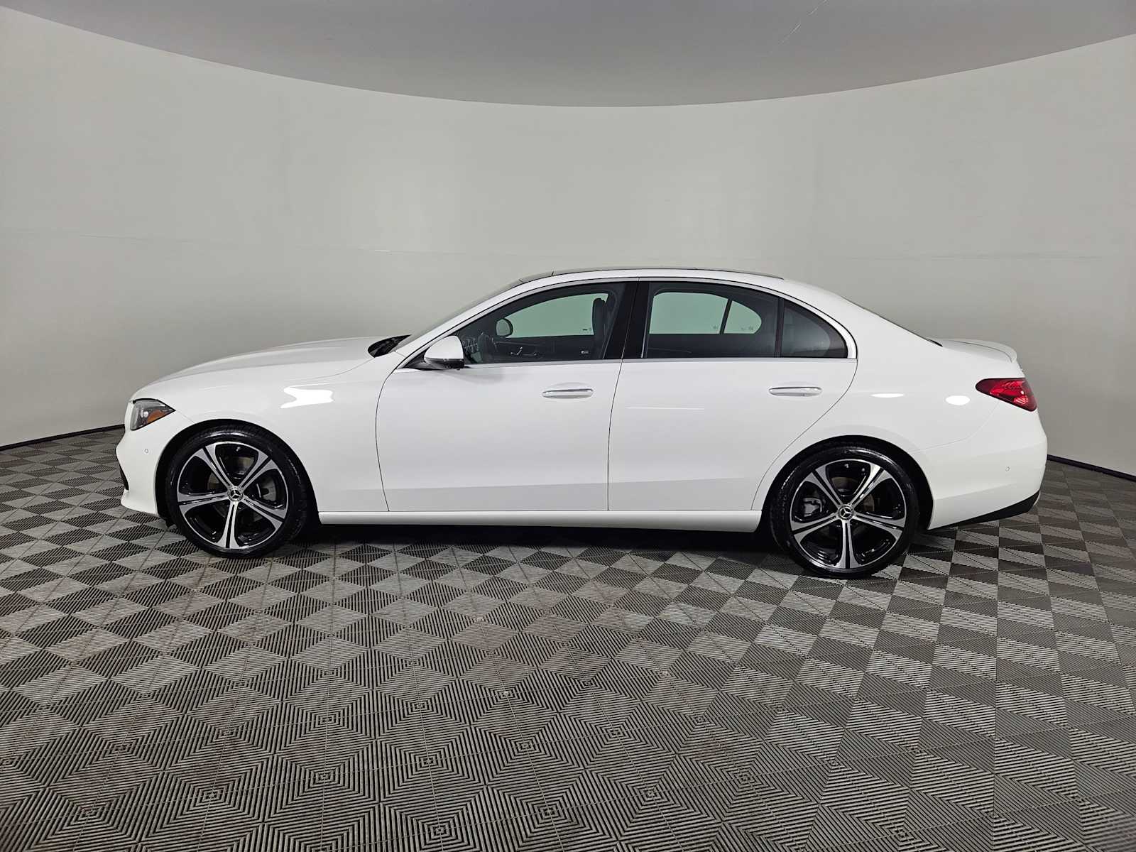 2025 Mercedes Benz C 300 4MATIC photo 2