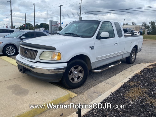 2002 Ford F-150 XLT photo 2