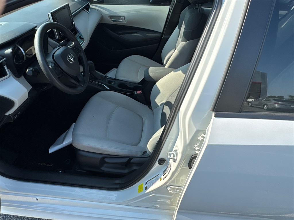 2021 Toyota Corolla LE photo 9
