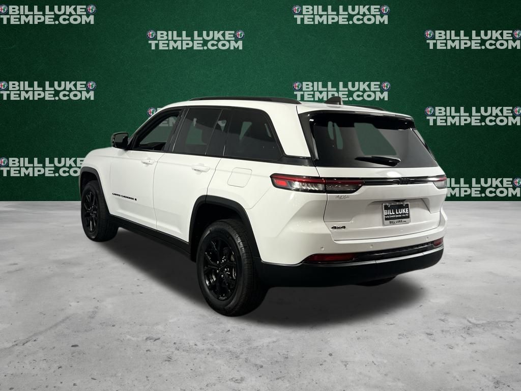 2023 Jeep Grand Cherokee Altitude photo 3