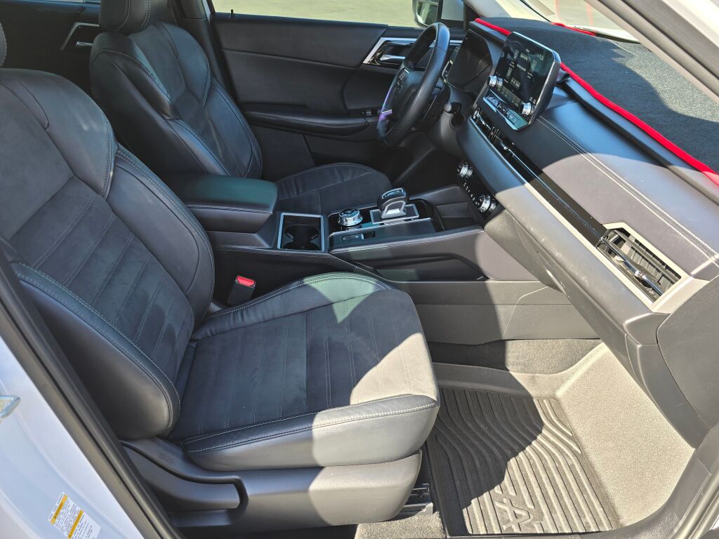 2023 Mitsubishi Outlander SE Black Edition Ralliart photo 9