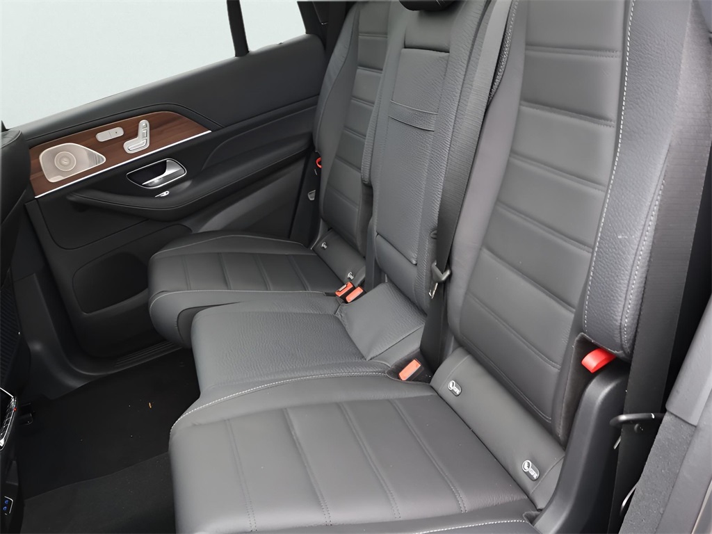 2025 Mercedes Benz GLS 580 4MATIC photo 24