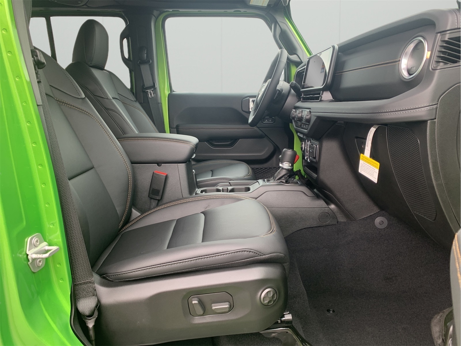 2025 Jeep Gladiator Sport photo 21
