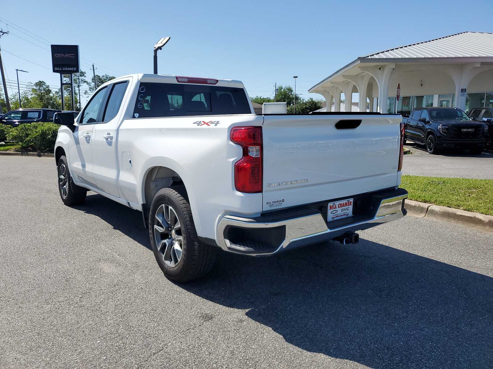 2025 Chevrolet Silverado 1500 LT photo 2