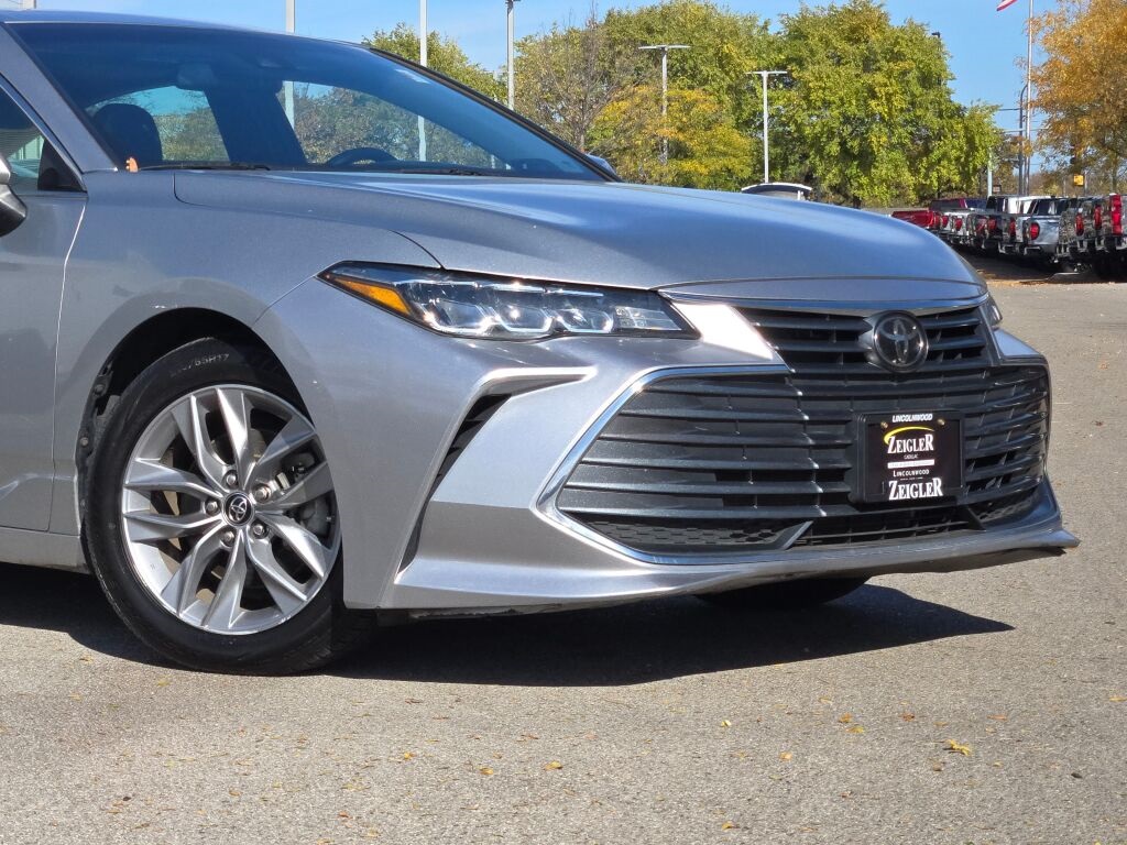 2019 Toyota Avalon XLE photo 2