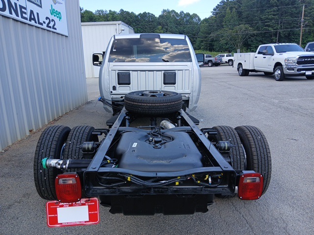 2026 Ram 3500 Tradesman photo 4