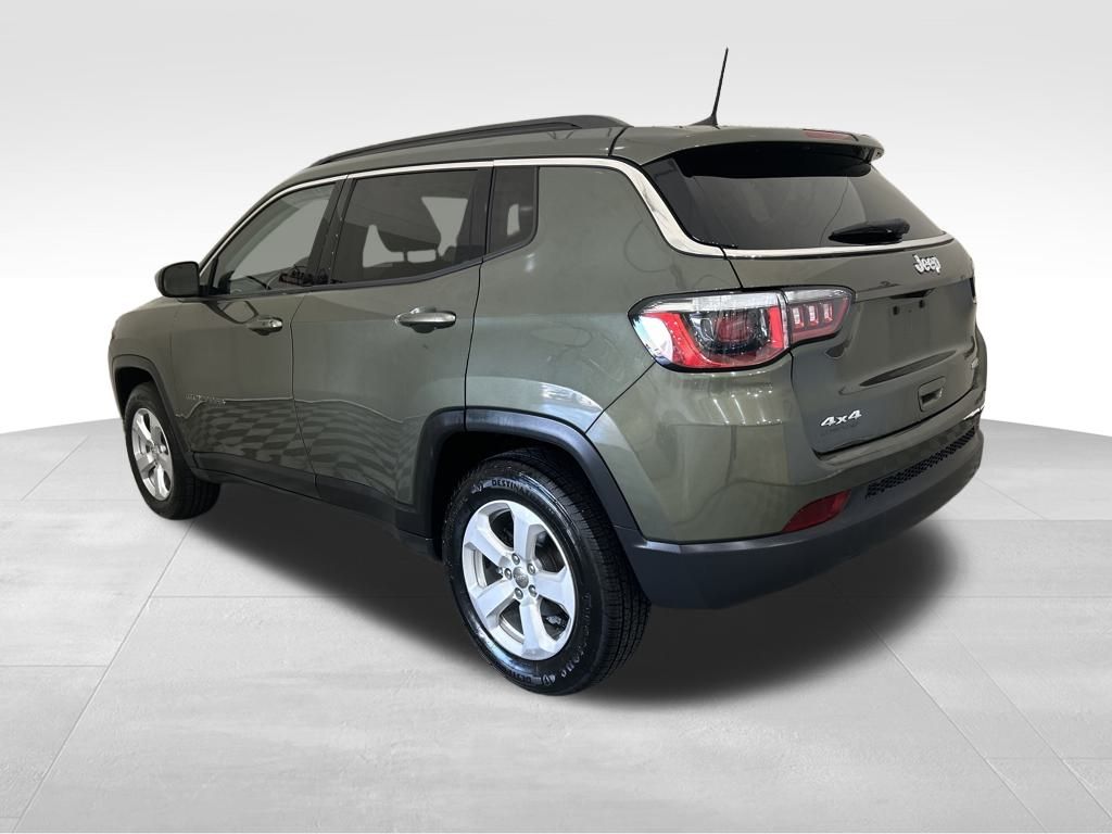 2018 Jeep Compass Latitude photo 2