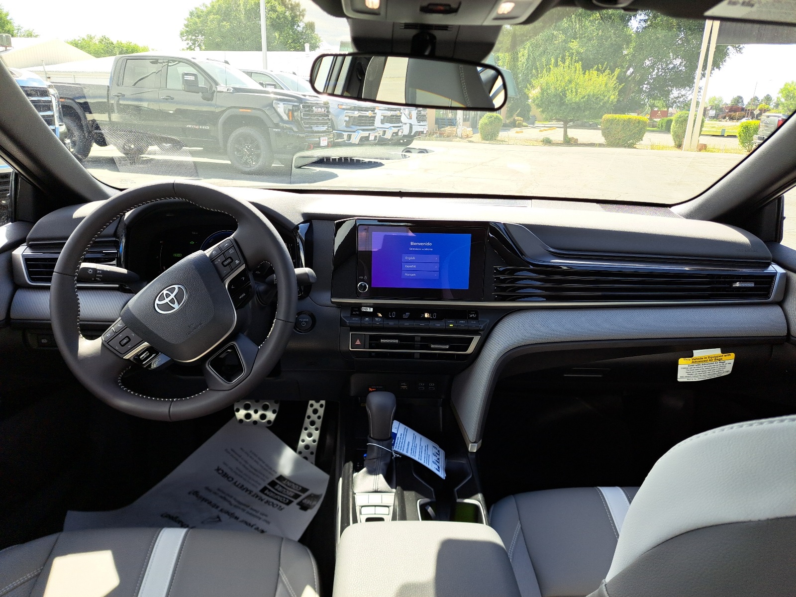 2025 Toyota Camry SE photo 22