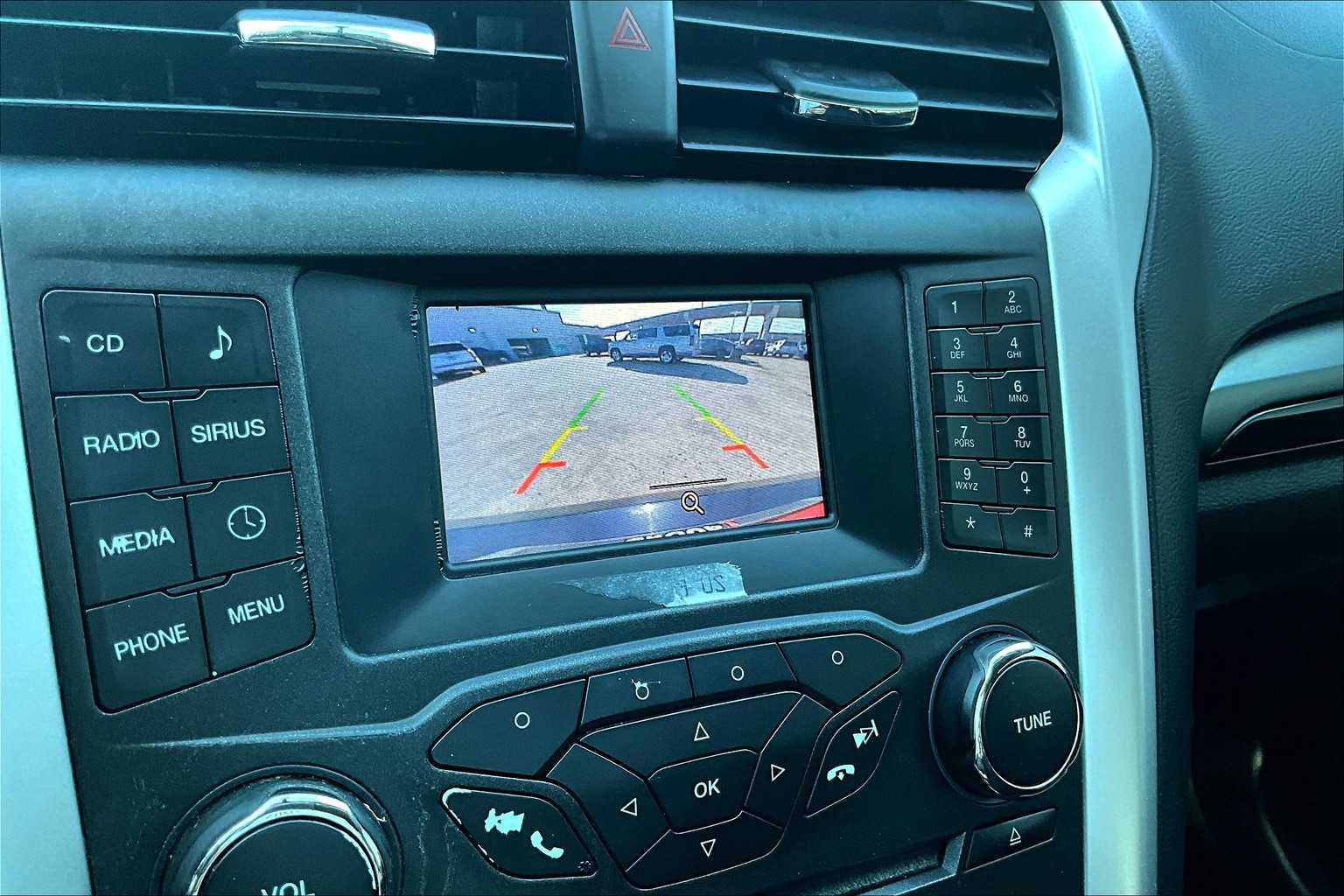 2016 Ford Fusion SE photo 22