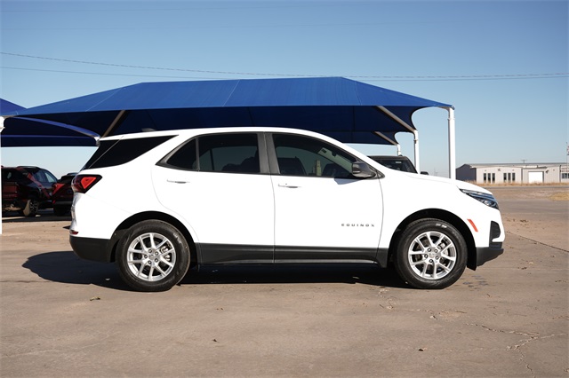 2024 Chevrolet Equinox LS photo 3