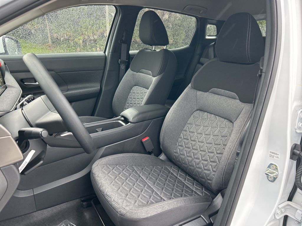 2025 Nissan Kicks SV photo 10