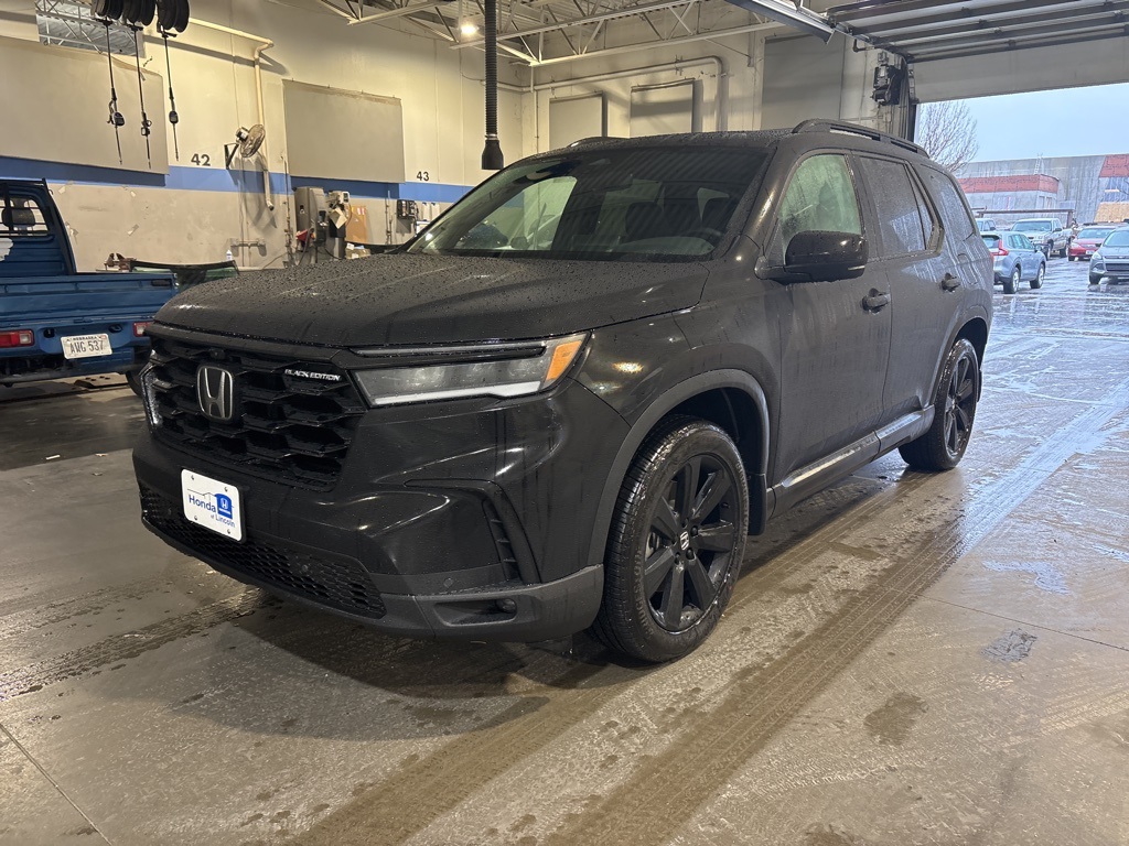 2025 Honda Pilot Black Edition's photo