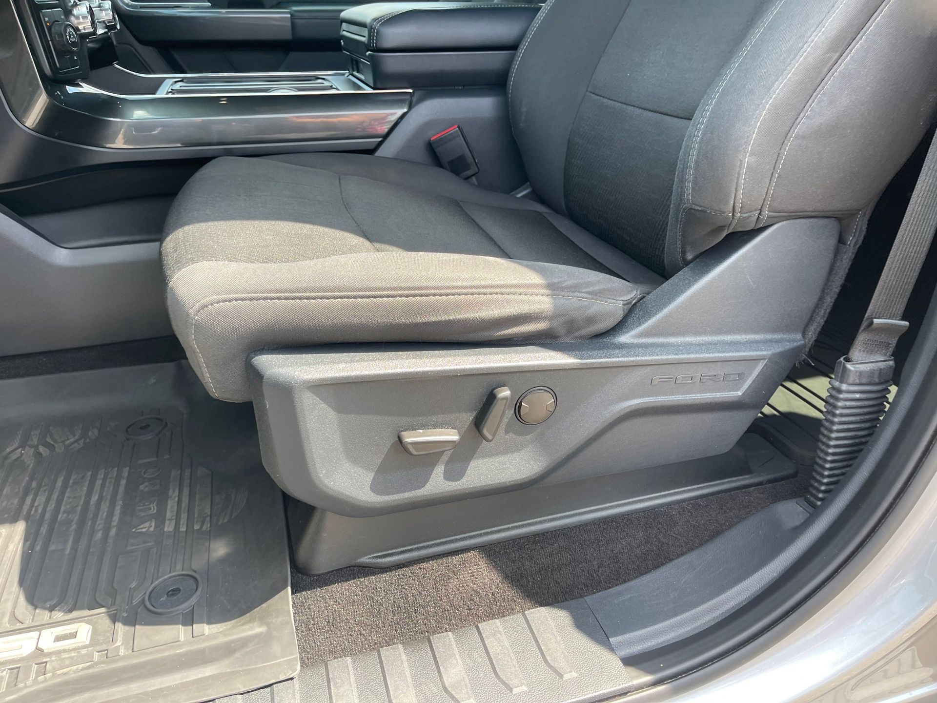 2022 Ford F-150 XLT photo 14