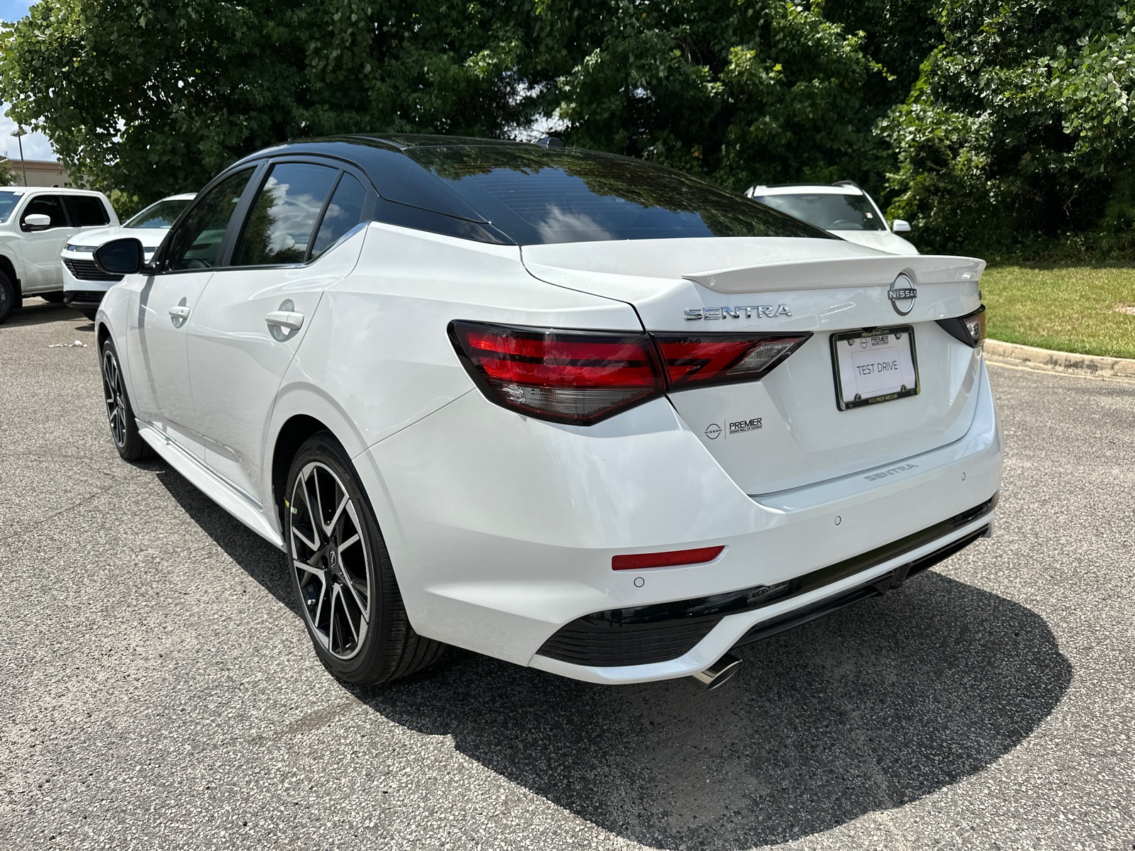 2025 Nissan Sentra SR photo 6