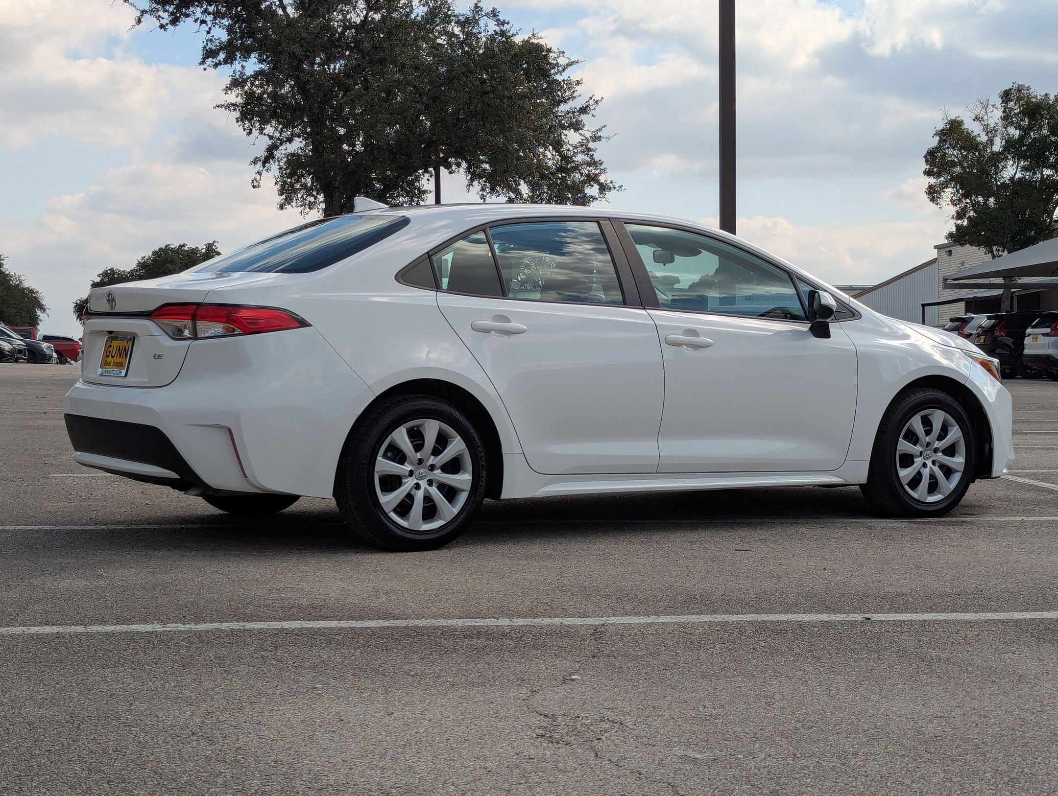 2022 Toyota Corolla LE photo 4