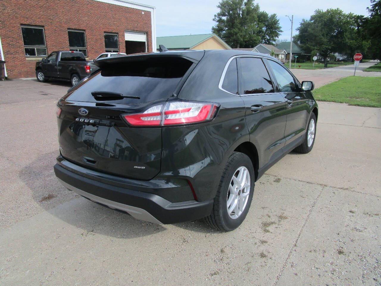 2024 Ford Edge SEL photo 2