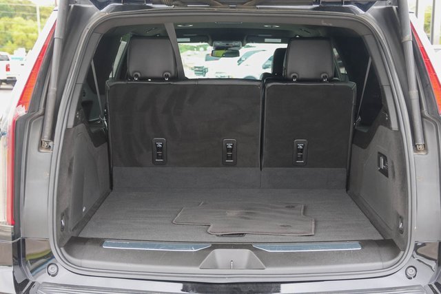 2023 Cadillac Escalade ESV Luxury photo 8