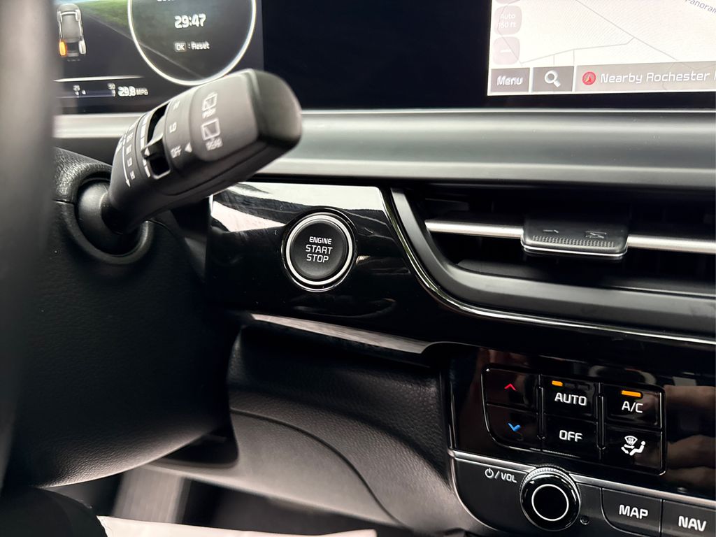 2024 Kia Seltos S photo 29