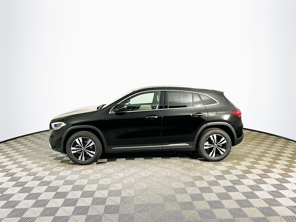 2026 Mercedes Benz GLA 250 4MATIC photo 3