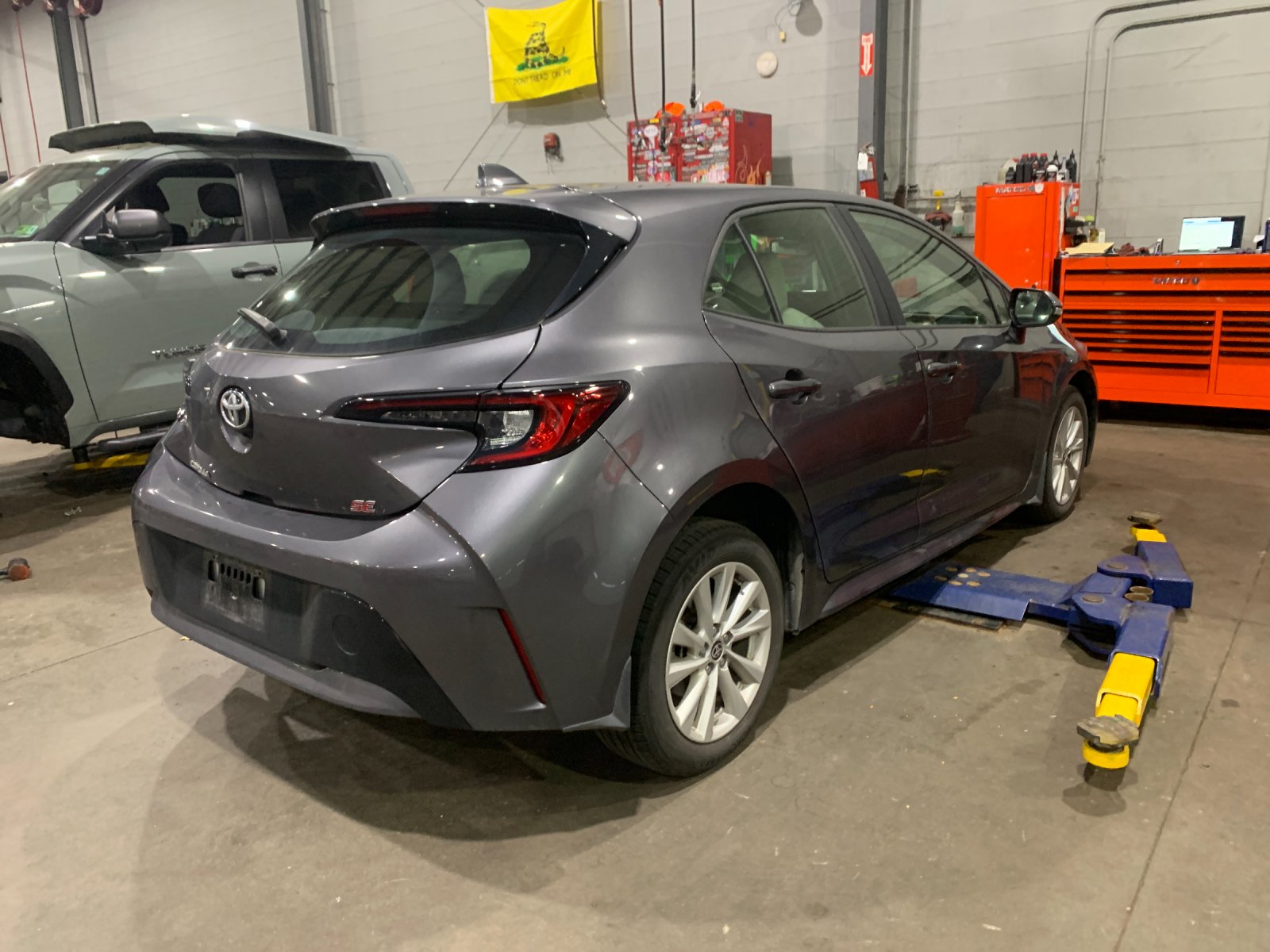 2025 Toyota Corolla SE photo 2