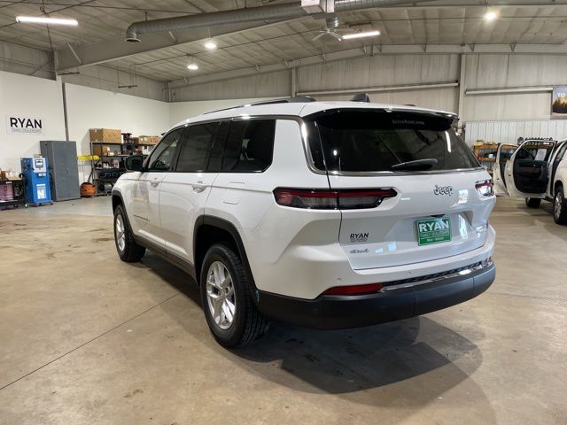 2025 Jeep Grand Cherokee Laredo Altitude photo 6